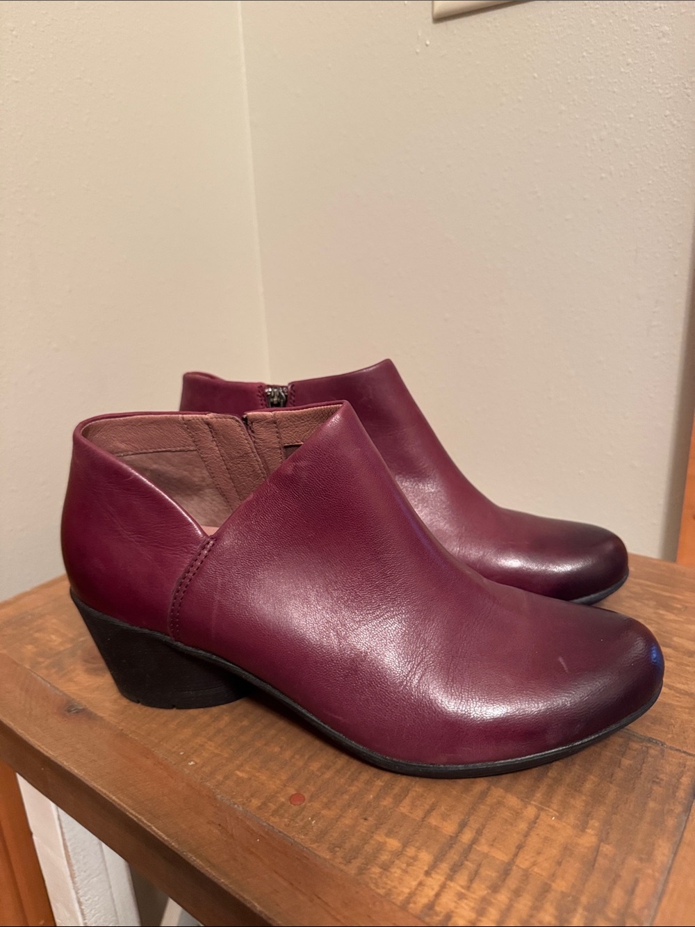 NWT Women's Dansko Wine Burgundy Leather Ankle Booties - EUR 40